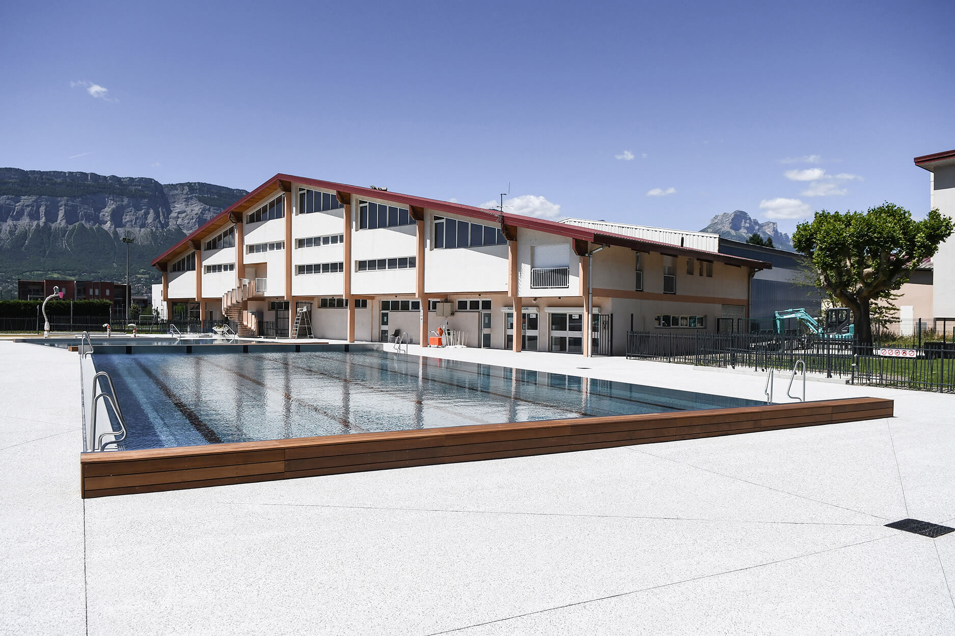 Après sa rénovation, la piscine municipale rouvre | Le Dauphiné Libéré